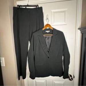 CAbi Women’s 10 Black Pinstripe 2 Piece Pant Suit 609 Black 619L Trouser M Cabi